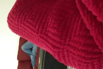 उसने एक पतली छात्रा को एक लॉग के साथ नीचे लेटा वीडियो में सेक्सी फिल्म एचडी हुआ मारा, उसकी पैंटी नीचे थी ।