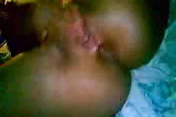 चोटी के साथ पतली और शर्मीली लड़की प्रेमी की ब्लू फिल्म हिंदी मूवी फुल एचडी गेंदों को चाटती है न कि खुद को बिल्ली को देने के लिए