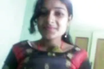 लड़की उसके प्रेमी के साथ किसी न सेक्सी वीडियो फुल एचडी मूवी किसी सेक्स के दौरान थरथानेवाला साझा करने के लिए उसे मदद करता है