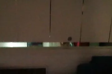 गर्भवती सेक्सी फिल्म फुल एचडी वीडियो माँ डॉक्टर की सलाह के बाद पेशाब करना चाहती थी, वह अभी भी धूम्रपान करती थी और पुरुष सदस्यों को चूसती थी