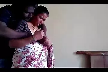 सुंदर गधे के साथ चीनी लड़की एचडी ब्लू सेक्सी फिल्म मिल में उसके प्रेमी पर मिल गया